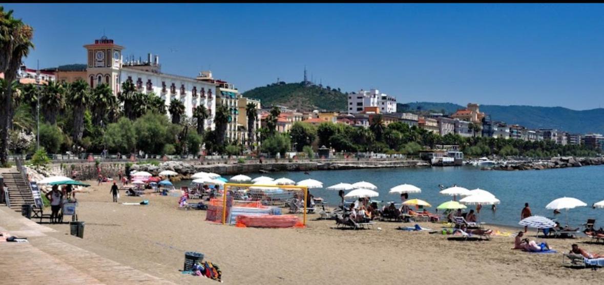 Salerno Mare E Luci Lejlighed Eksteriør billede